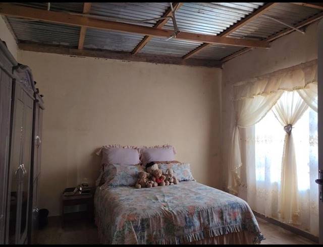 2 BEDROOM HOUSE FOR SALE IN LENASIA EXT 2